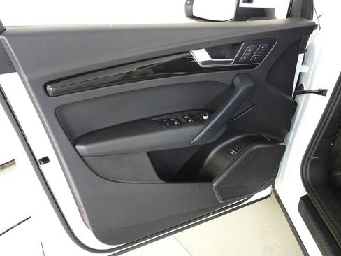 Used 2019 Audi Q5 2.0T Premium w/ Convenience Package image 11