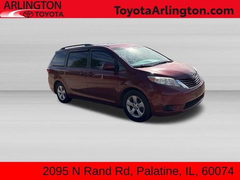 Used 2015 Toyota Sienna LE FWD image 1
