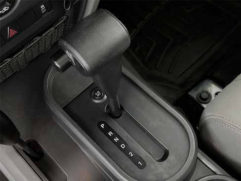 Used 2010 Jeep Wrangler Unlimited Sport image 15