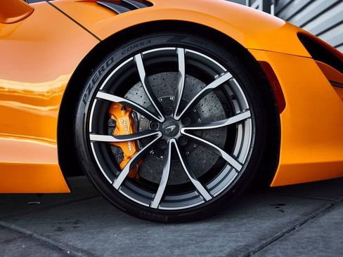 Used 2025 McLaren Artura Spider RWD image 34