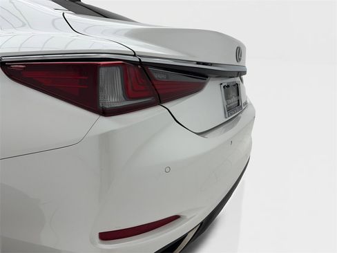 Used 2023 Lexus ES 350 w/ Premium Package image 10