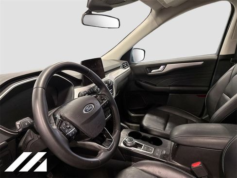 Used 2022 Ford Escape SEL w/ Technology Package image 9