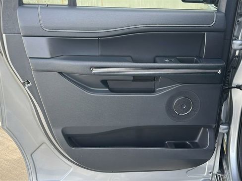 Used 2024 Ford Expedition Max XLT image 32