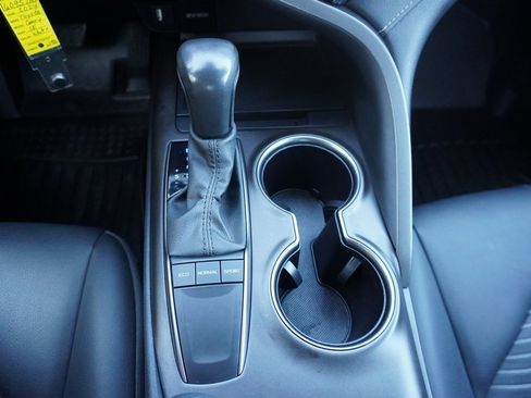 Used 2024 Toyota Camry SE image 16