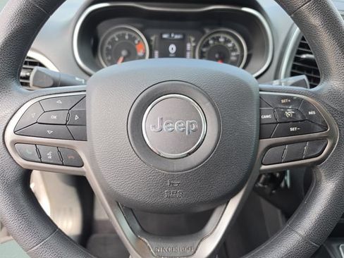 Certified 2019 Jeep Cherokee Latitude w/ Popular Appearance Group FWD image 30