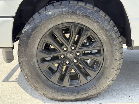 Used 2025 Ford F150 Lariat w/ Equipment Group 501A Mid image 12