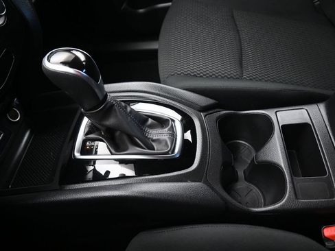 Used 2022 Nissan Rogue Sport S image 21