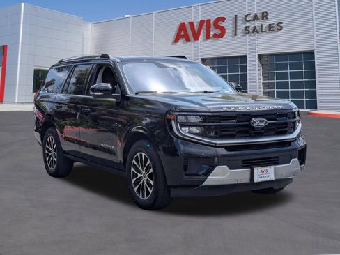 Used 2025 Ford Expedition Platinum AWD/4WD image 3