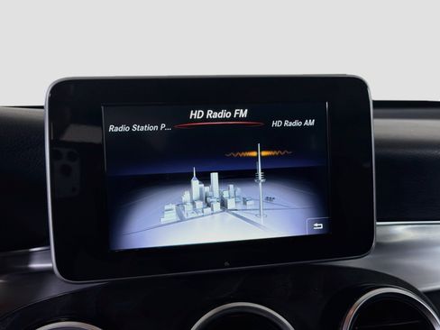 Used 2019 Mercedes-Benz GLC 300 4MATIC image 22