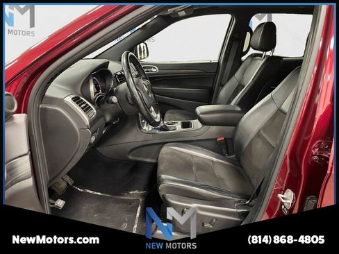 Used 2021 Jeep Grand Cherokee Laredo X AWD/4WD image 9