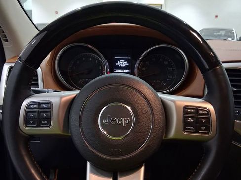Used 2012 Jeep Grand Cherokee Overland Summit image 18