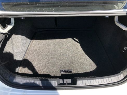 Used 2019 Volkswagen Jetta SEL Premium image 29