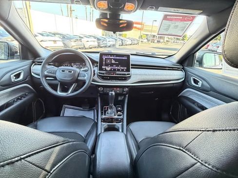 Used 2024 Jeep Compass Latitude AWD/4WD image 30