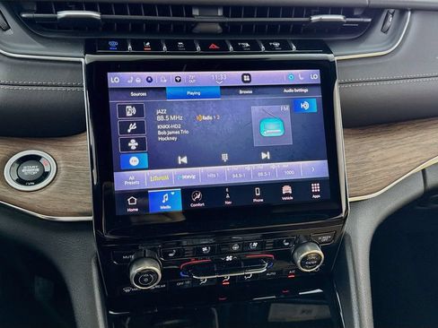Used 2023 Jeep Grand Cherokee Summit w/ Advanced Protech Group IV AWD/4WD image 20