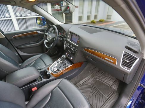 Used 2015 Audi Q5 2.0T Premium Plus w/ Technology Package AWD/4WD image 19
