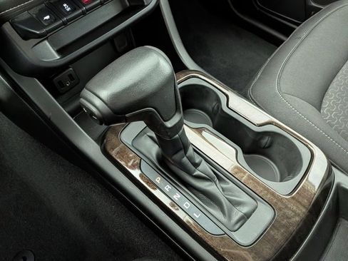 Used 2020 GMC Canyon SLE w/ Driver Alert Package image 16