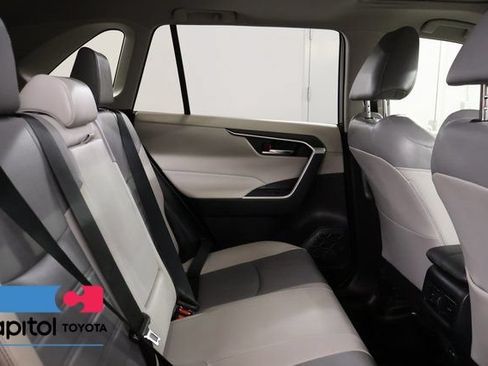 Certified 2022 Toyota RAV4 XLE Premium AWD/4WD image 30