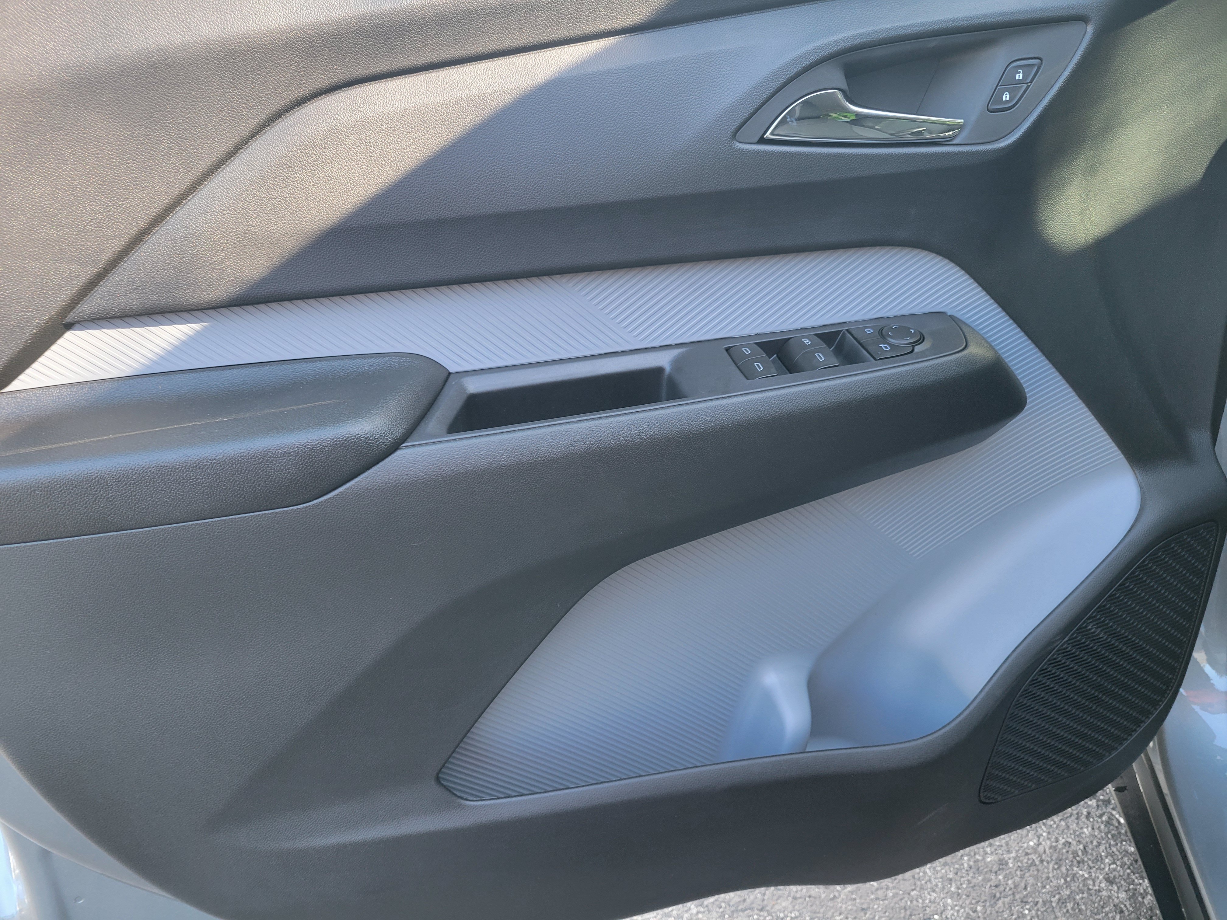 New 2027 Chevrolet Bolt LT w/ Super Cruise Package FWD image 27