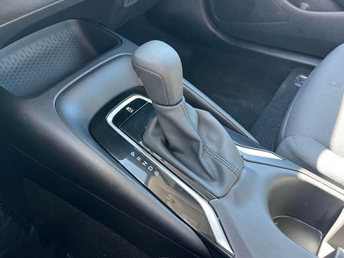 Used 2025 Toyota Corolla LE image 40