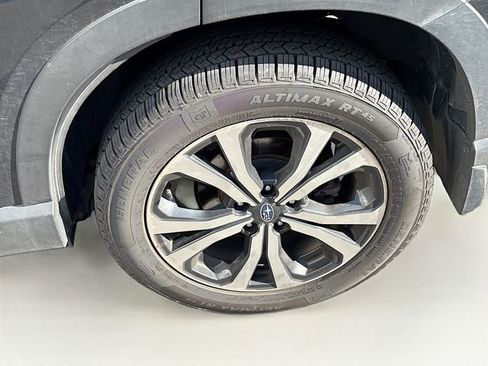Certified 2022 Subaru Forester Limited w/ Popular Package #3 AWD/4WD image 5