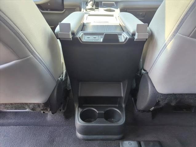Used 2025 Toyota Sienna XLE FWD image 24