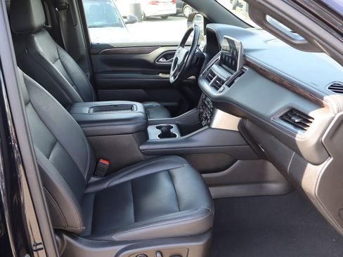 Used 2021 Chevrolet Suburban Z71 w/ Z71 Signature Package image 40