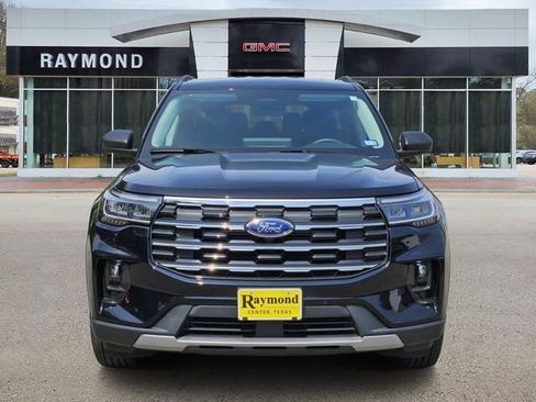 Used 2025 Ford Explorer Active w/ Active Comfort Package image 2