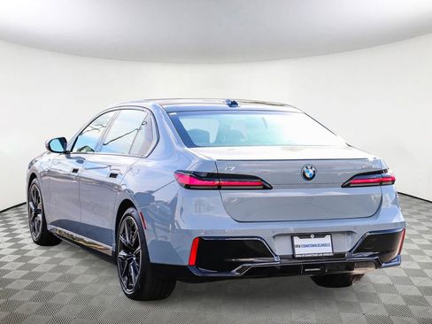 Used 2025 BMW i7 eDrive50 w/ M Sport Package image 6