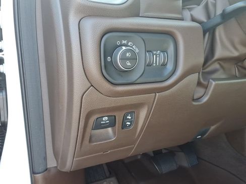 Used 2025 RAM 1500 Laramie AWD/4WD image 25