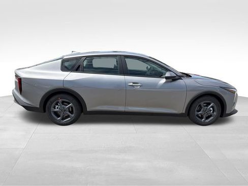 New 2026 Kia K4 FWD image 8
