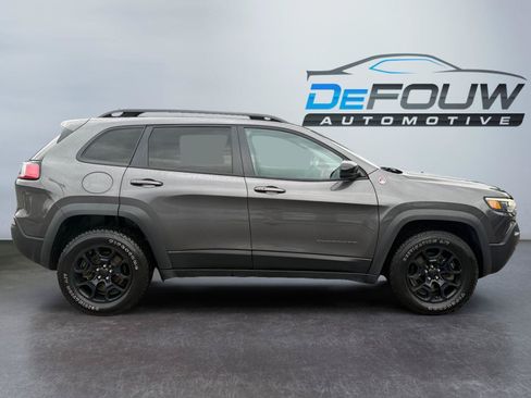 Used 2022 Jeep Cherokee Trailhawk w/ Sun & Sound Group AWD/4WD image 2