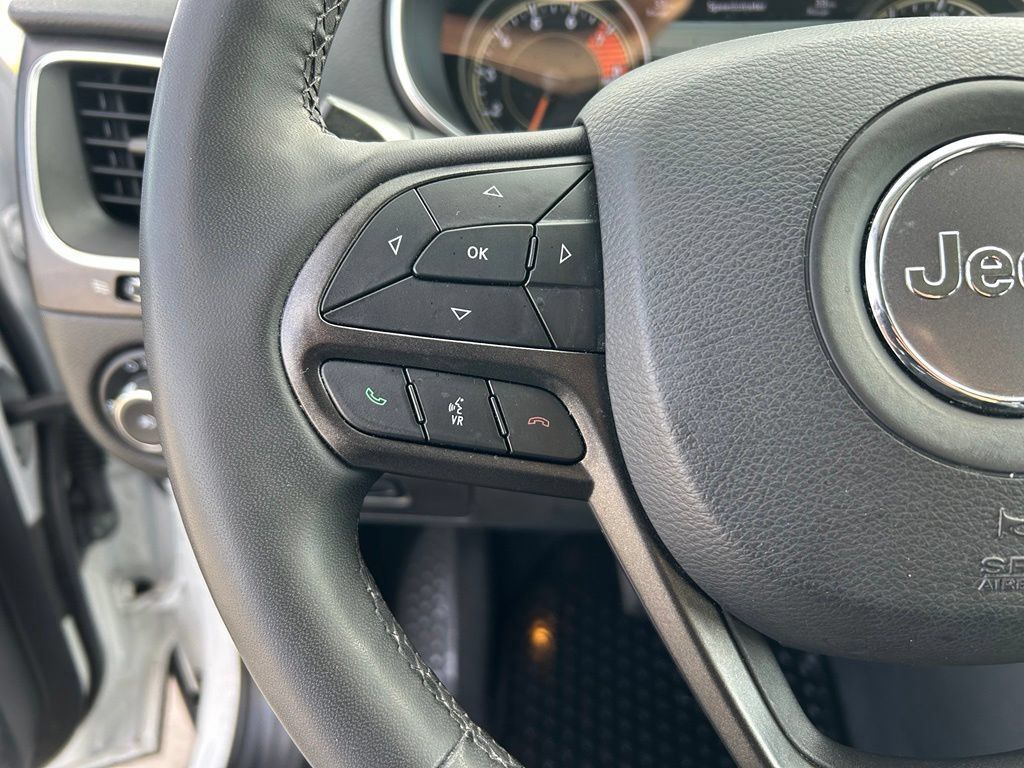 Used 2022 Jeep Cherokee Trailhawk AWD/4WD image 13