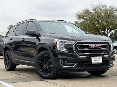 Used 2023 GMC Terrain AT4 image 2