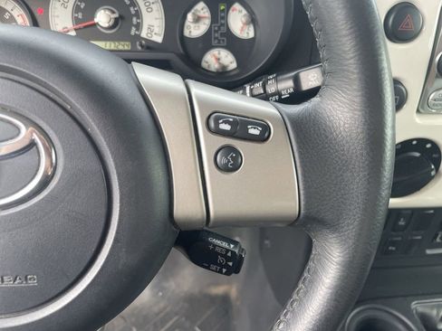 Used 2014 Toyota FJ Cruiser 4WD w/ Upgrade Package image 15