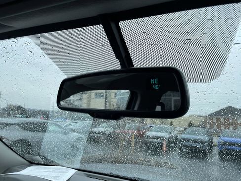 Used 2021 Nissan Frontier SV w/ Midnight Edition Floor Mats image 27