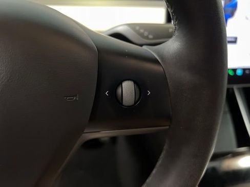 Used 2021 Tesla Model Y Long Range image 35