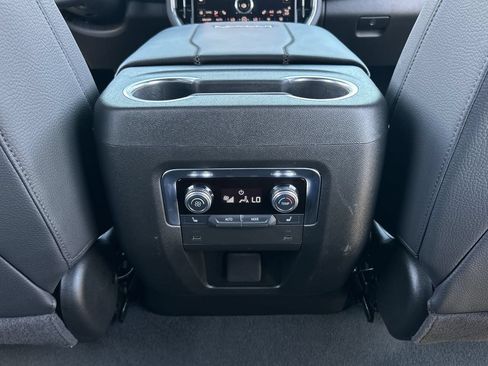 Used 2025 GMC Yukon XL Denali w/ Sun & Power Step Package AWD/4WD image 22