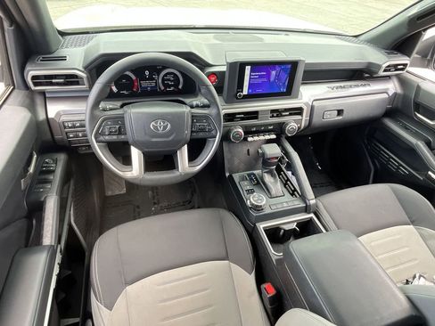 Used 2025 Toyota Tacoma TRD Off-Road AWD/4WD image 26