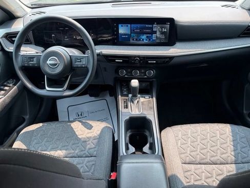 Certified 2025 Nissan Kicks SV AWD/4WD image 31