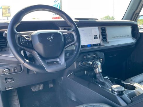 Used 2025 Ford Bronco Outer Banks AWD/4WD image 11