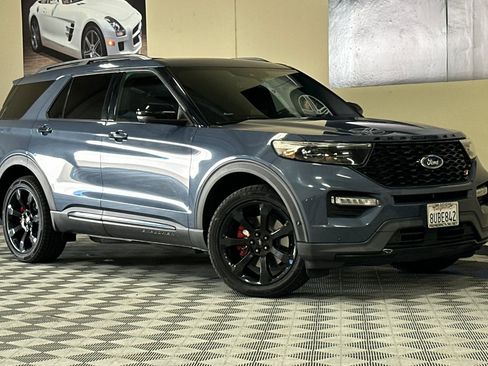 Used 2021 Ford Explorer ST w/ Equipment Group 401A AWD/4WD image 2