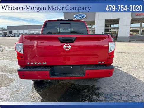 Used 2022 Nissan Titan SV image 6