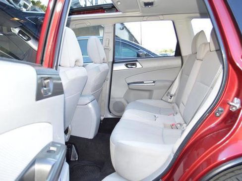 Used 2011 Subaru Forester 2.5X Premium w/ All-Weather Pkg image 12