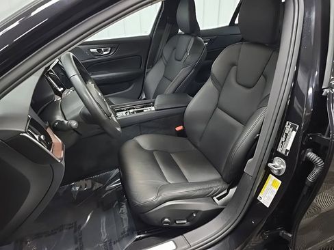 Used 2025 Volvo S60 B5 Plus AWD/4WD image 30
