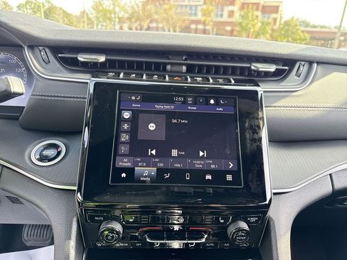 New 2025 Jeep Grand Cherokee L Laredo w/ Luxury Tech Group I image 21