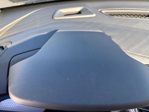 Used 2025 Chevrolet Trax LT image 34