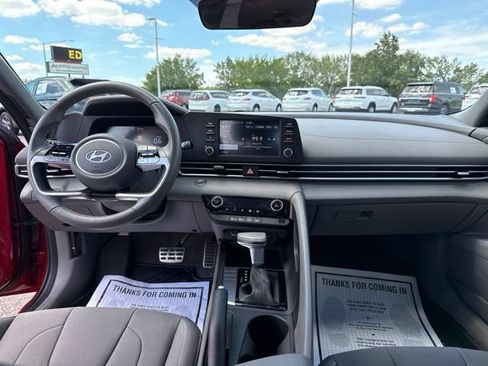 Used 2025 Hyundai Elantra Sport FWD image 29