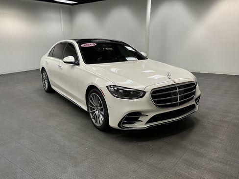 Used 2023 Mercedes-Benz S 580e 4MATIC Sedan image 10