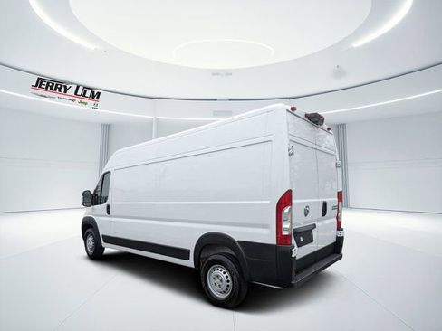 Used 2025 RAM ProMaster 2500 w/ Convenience Group FWD image 5
