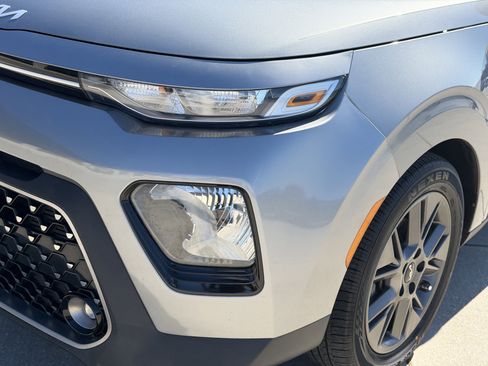 Certified 2022 Kia Soul EX image 9